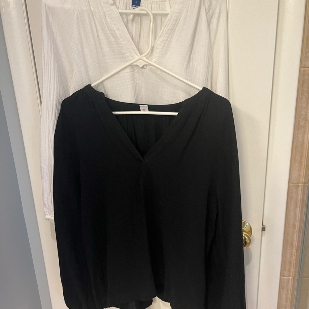 2 Old Navy Black and White Relaxed Long Sleeve Blouses